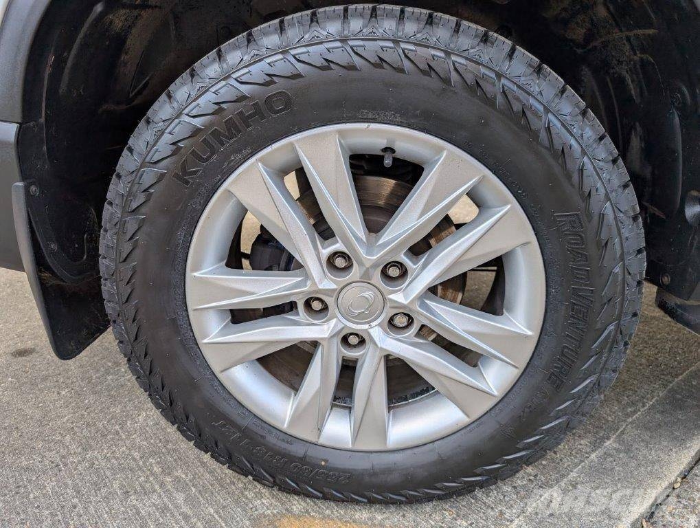 Ssangyong Musso Voiture