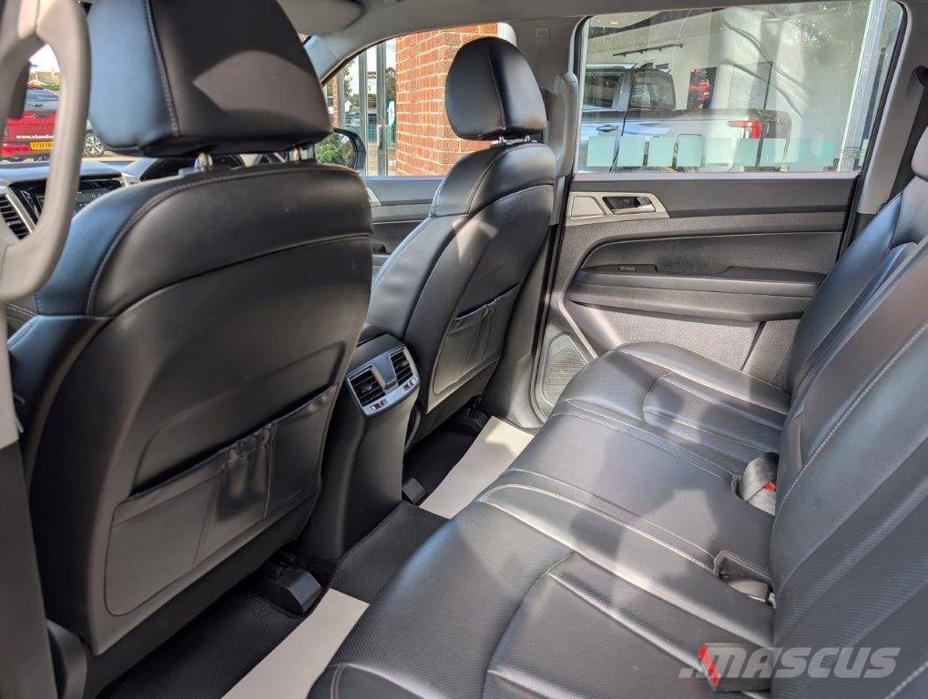 Ssangyong Musso Voiture