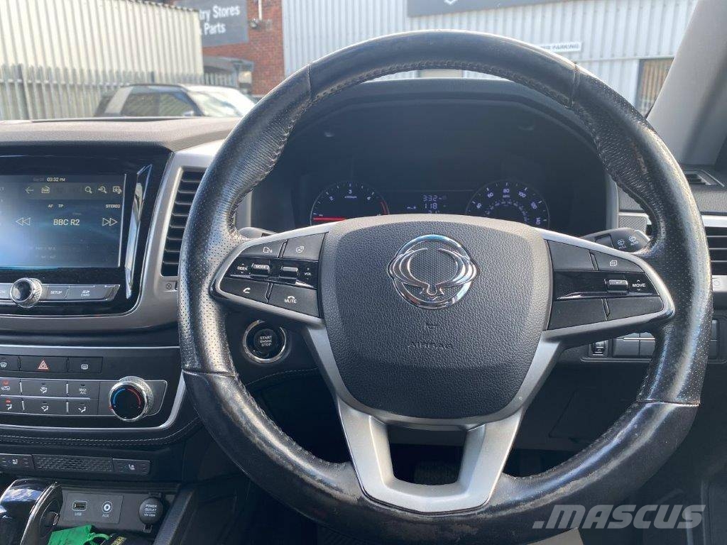 Ssangyong Musso Voiture