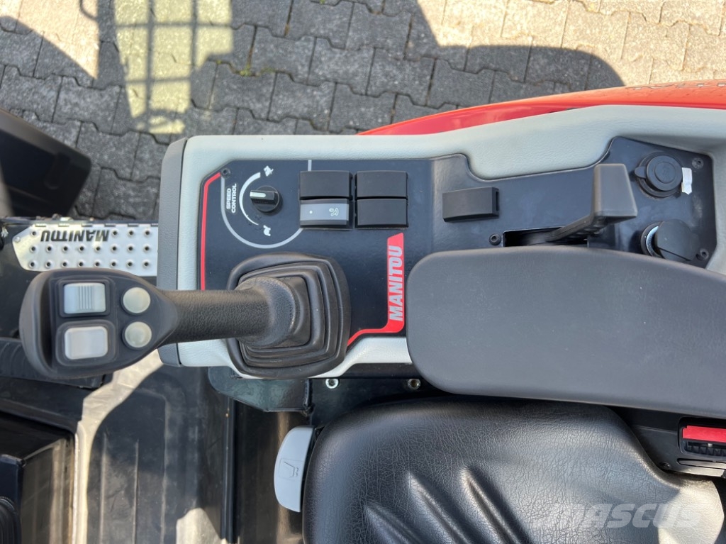 Manitou MLA3-25H Sonderfinanzierung 0,00% لوادر وحفارات أمامية