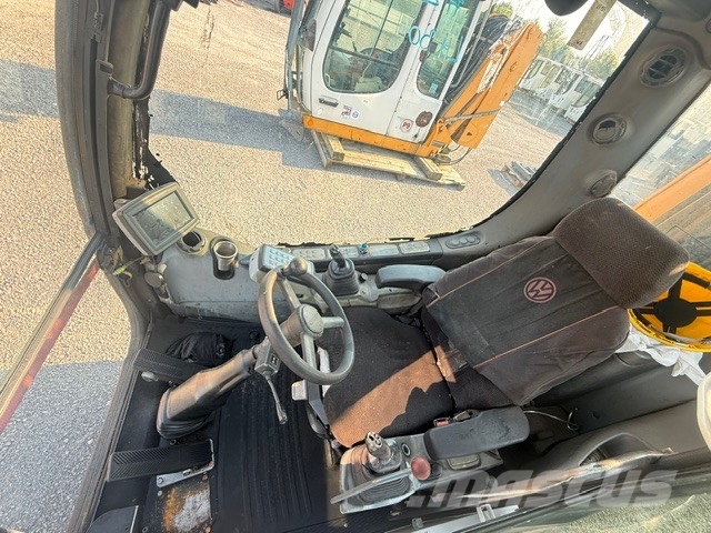 Liebherr LH 30 USED CAB + LIFT كابينة والداخلية