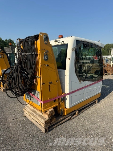 Liebherr LH 30 USED CAB + LIFT كابينة والداخلية