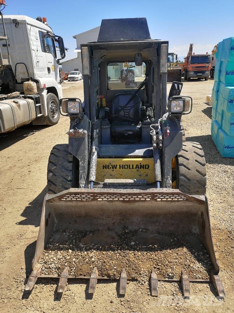 New Holland L 175 Skid steer loderler