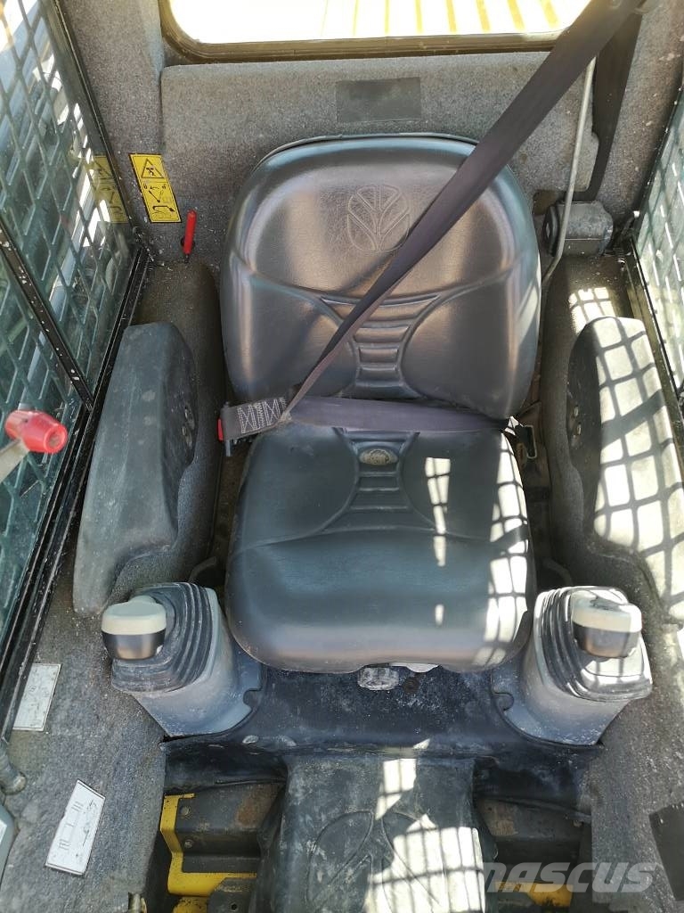 New Holland L 175 Skid steer loderler