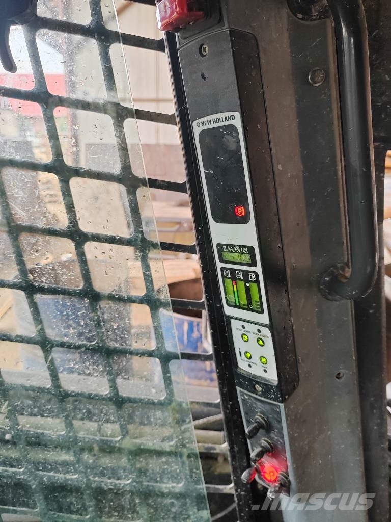 New Holland L 175 Skid steer loderler