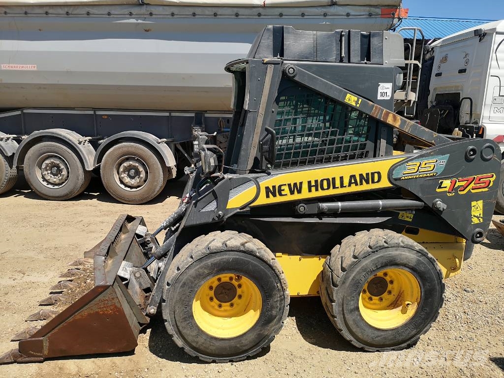 New Holland L 175 Skid steer loderler