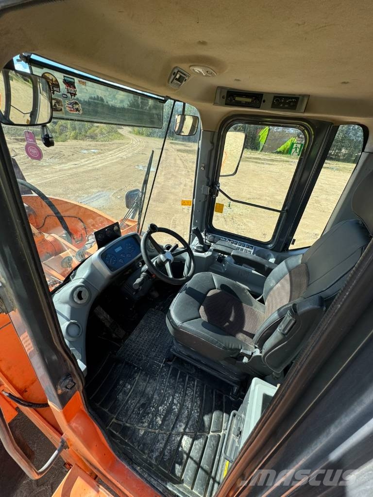 Doosan DL 400 Cargadoras sobre ruedas