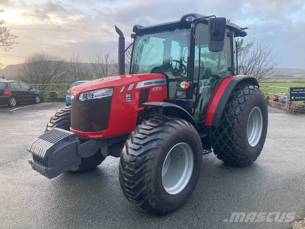 Massey Ferguson 4709 جرارات مدمجة