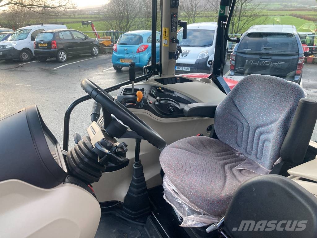 Massey Ferguson 4709 جرارات مدمجة