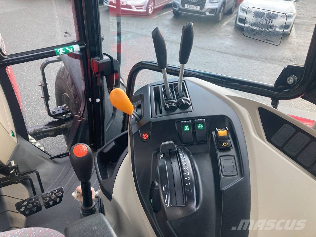 Massey Ferguson 4709 جرارات مدمجة
