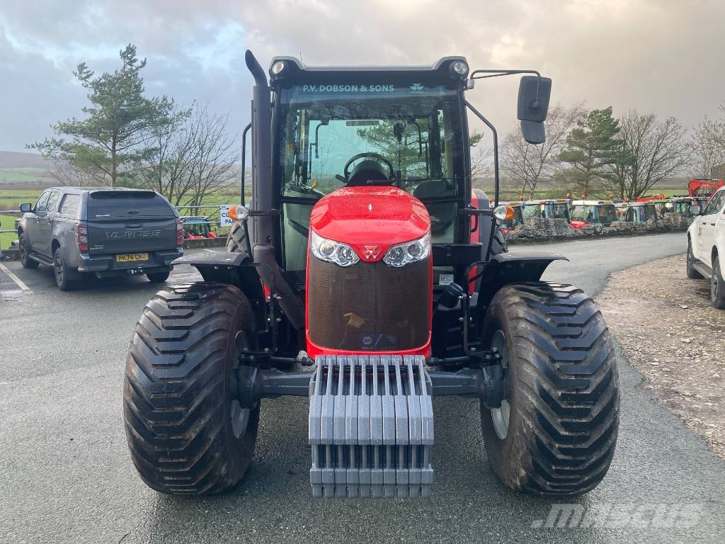 Massey Ferguson 4709 جرارات مدمجة