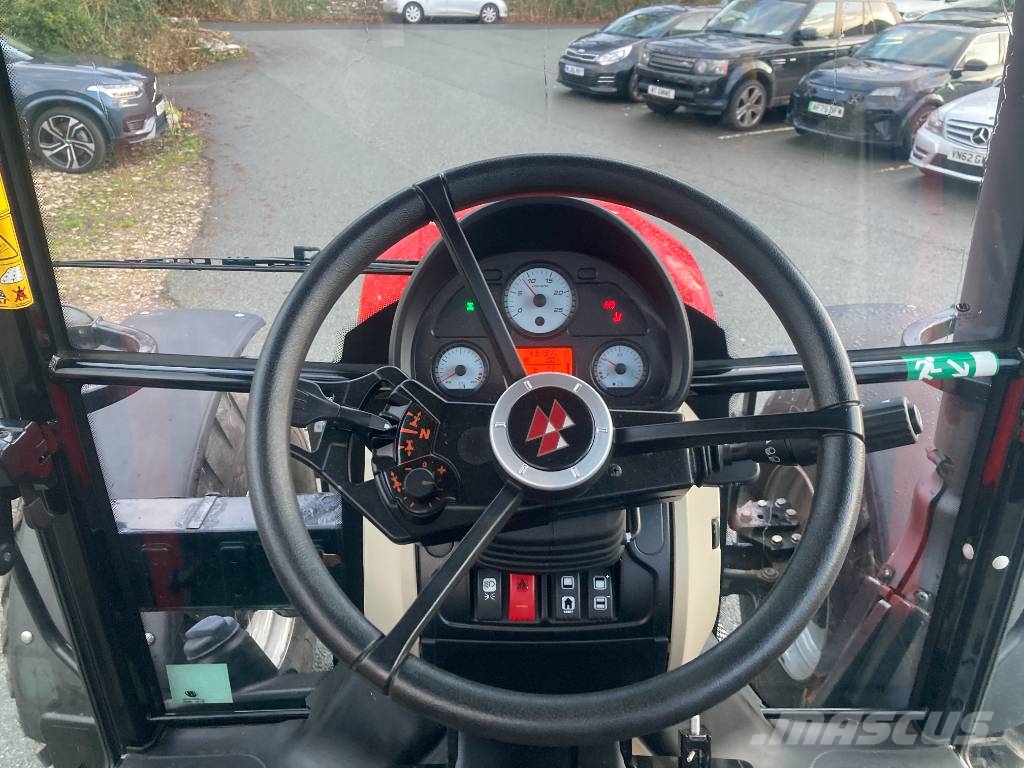 Massey Ferguson 4709 جرارات مدمجة