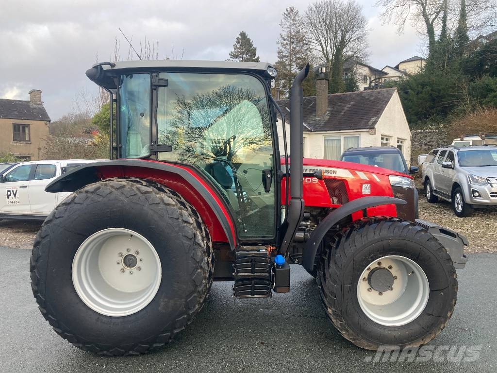 Massey Ferguson 4709 جرارات مدمجة