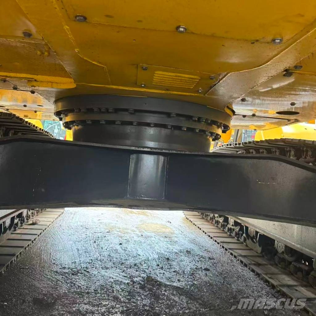 Komatsu PC 200 Гусеничні екскаватори