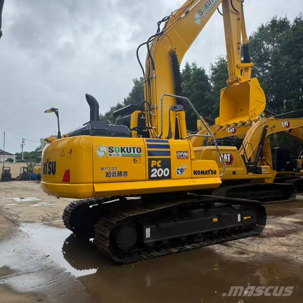 Komatsu PC 200 Гусеничні екскаватори