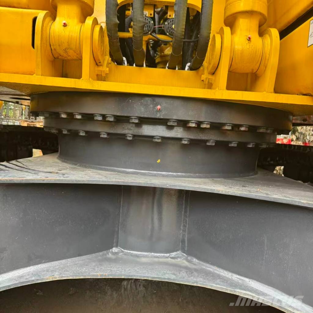 Komatsu PC 200 Гусеничні екскаватори