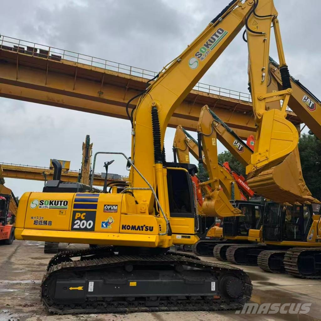 Komatsu PC 200 Гусеничні екскаватори