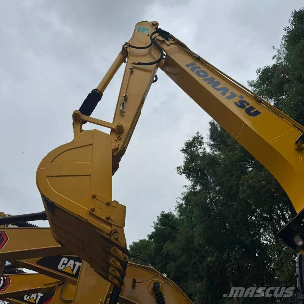 Komatsu PC 200 Гусеничні екскаватори