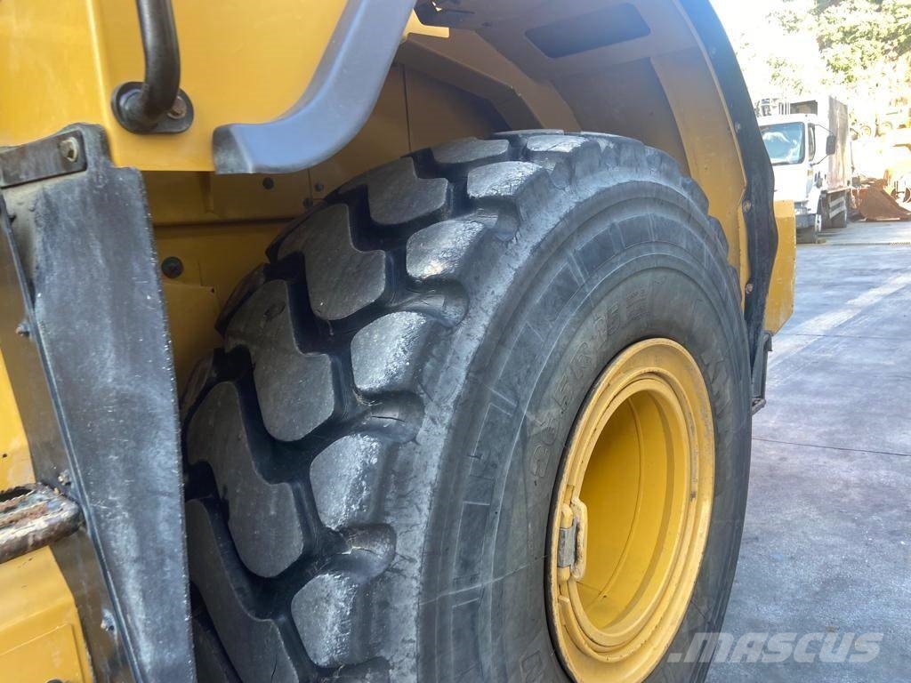 CAT 966M XE لوادر بعجل
