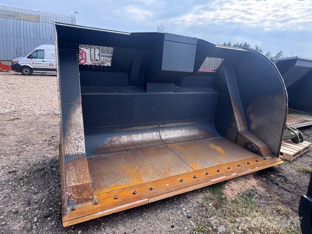  Hugh dump bucket 9 m3 Žlice