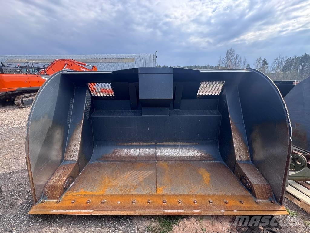 Hugh dump bucket 9 m3 Žlice