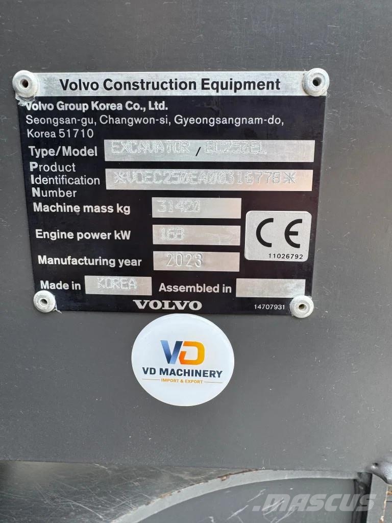Volvo EC250E 900 UUR/HOURS !! LIKE NEW حفارات زحافة