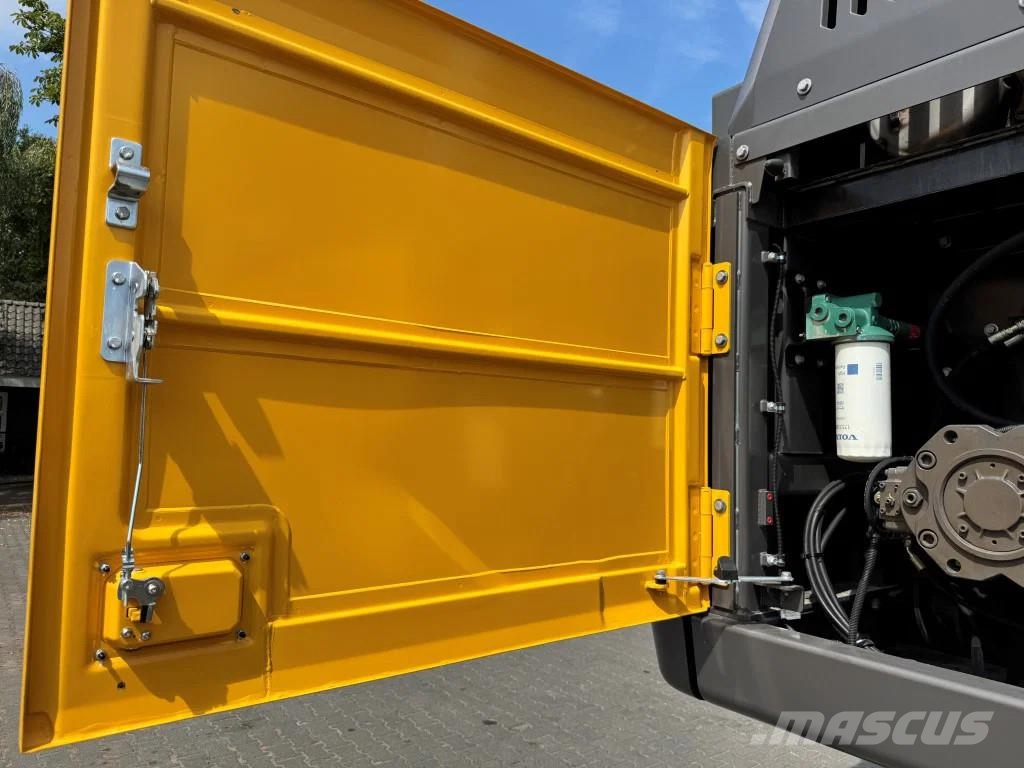 Volvo EC250E 900 UUR/HOURS !! LIKE NEW حفارات زحافة