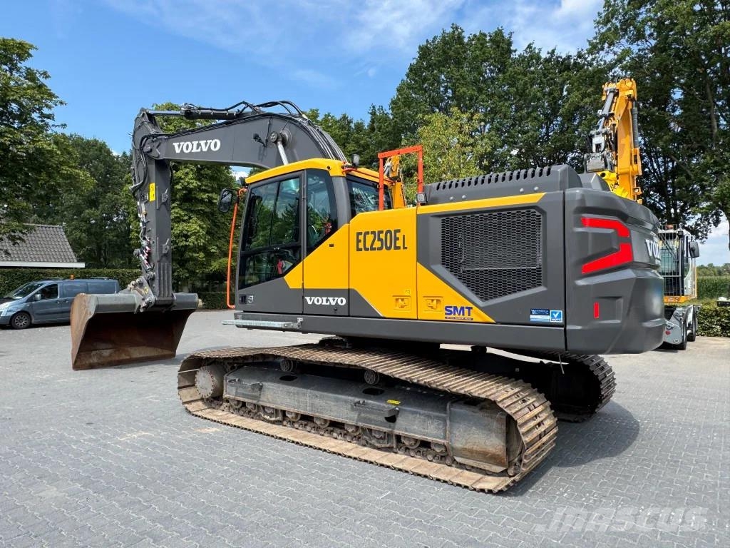 Volvo EC250E 900 UUR/HOURS !! LIKE NEW حفارات زحافة