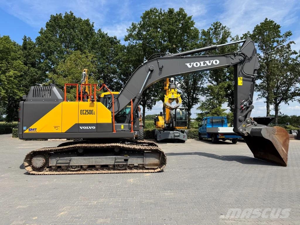 Volvo EC250E 900 UUR/HOURS !! LIKE NEW حفارات زحافة