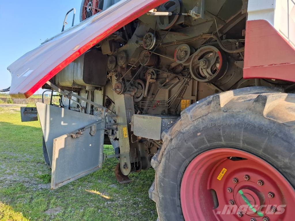 Rostselmash ACROS 560 Kombajni