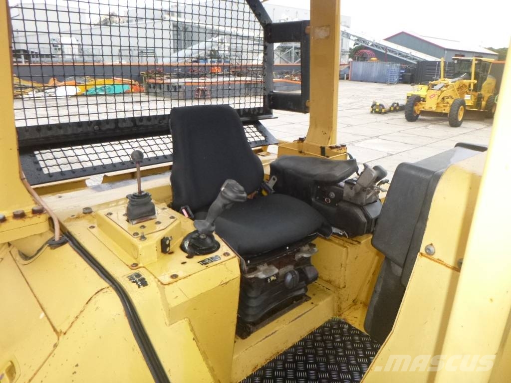 CAT D 5 N LGP Kāpurķēžu buldozeri