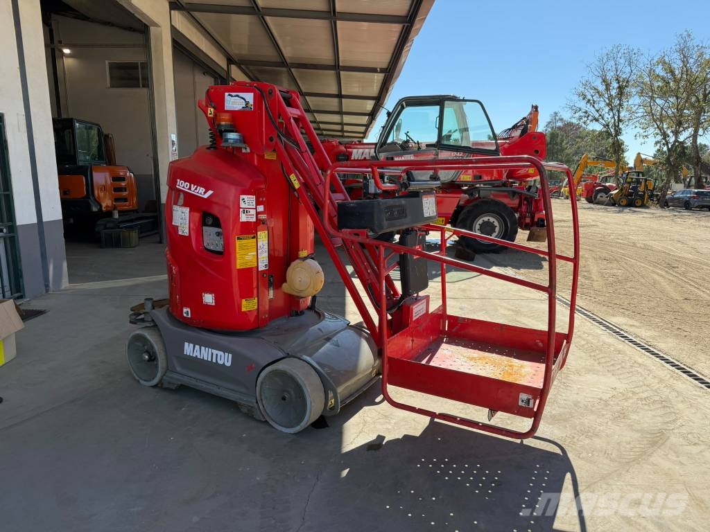 Manitou 100 VJR 인원/화물 앨리베이터