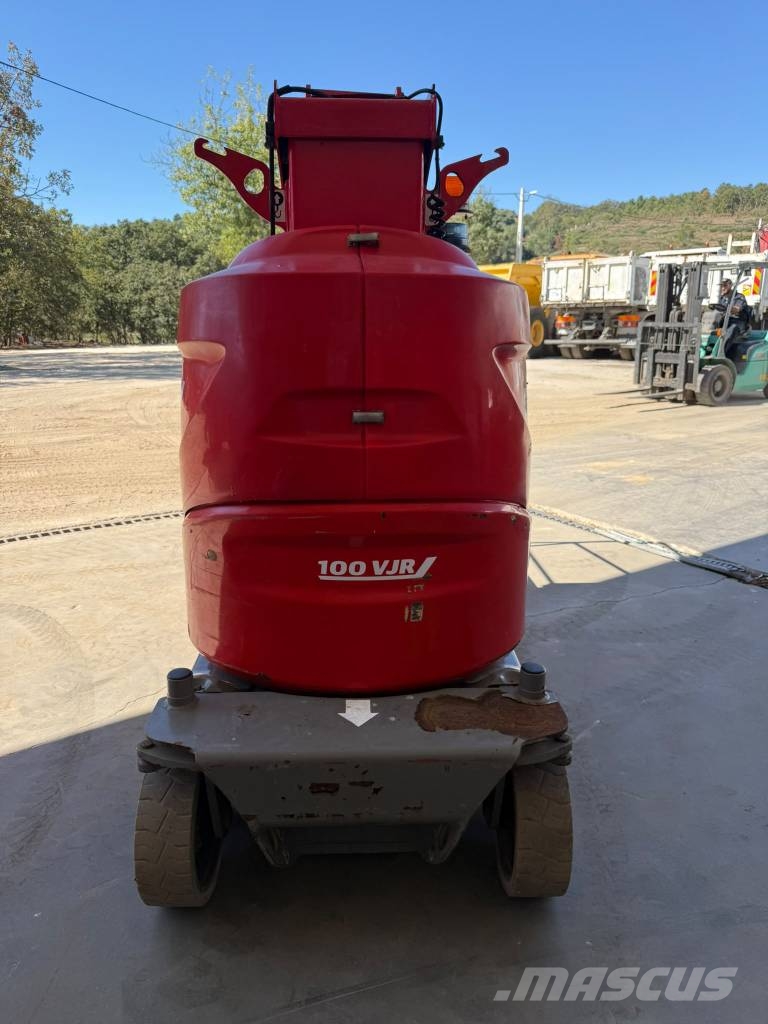 Manitou 100 VJR 인원/화물 앨리베이터