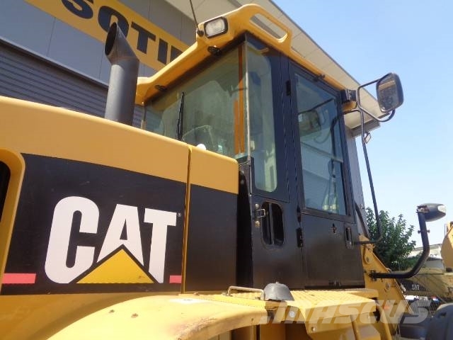 CAT 930 G Naudoti ratiniai krautuvai