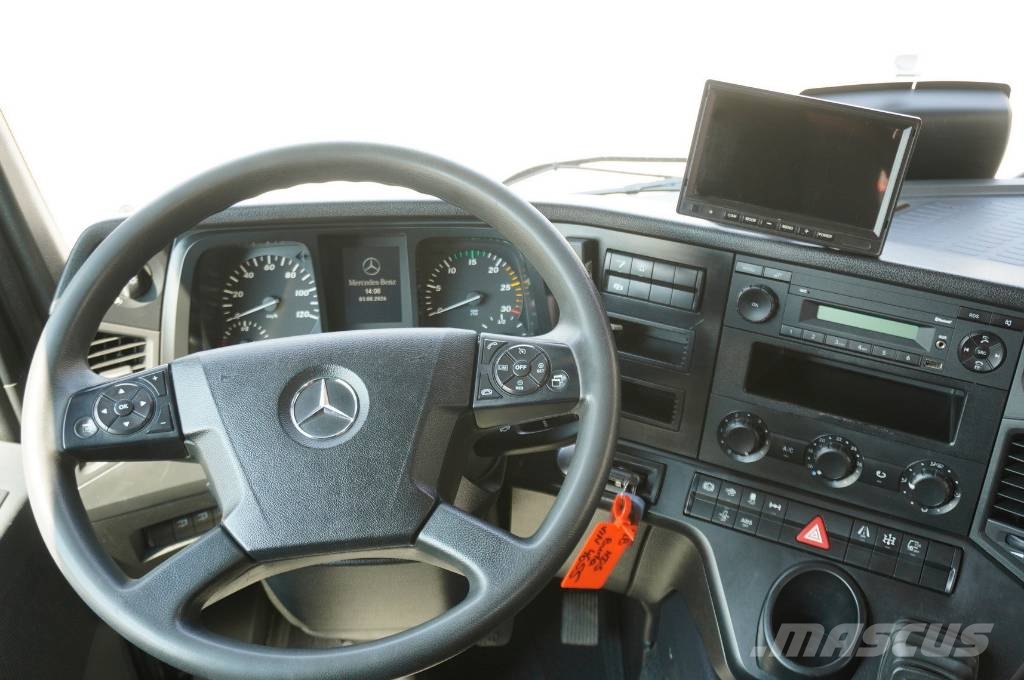 Mercedes-Benz Arocs 1827 4x2 / 70 tho km!!! / Fassi F135A.0.22 Camiones grúa