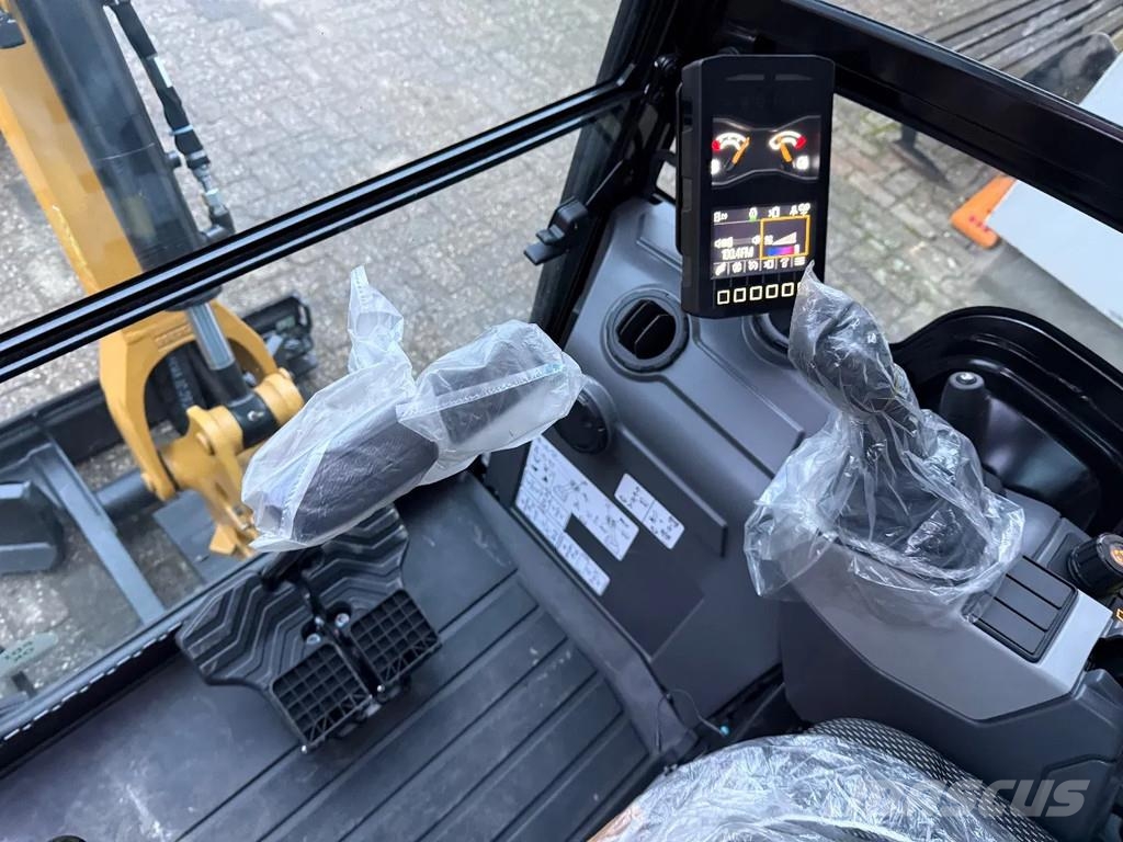 CAT 301.8NG Minikoparki
