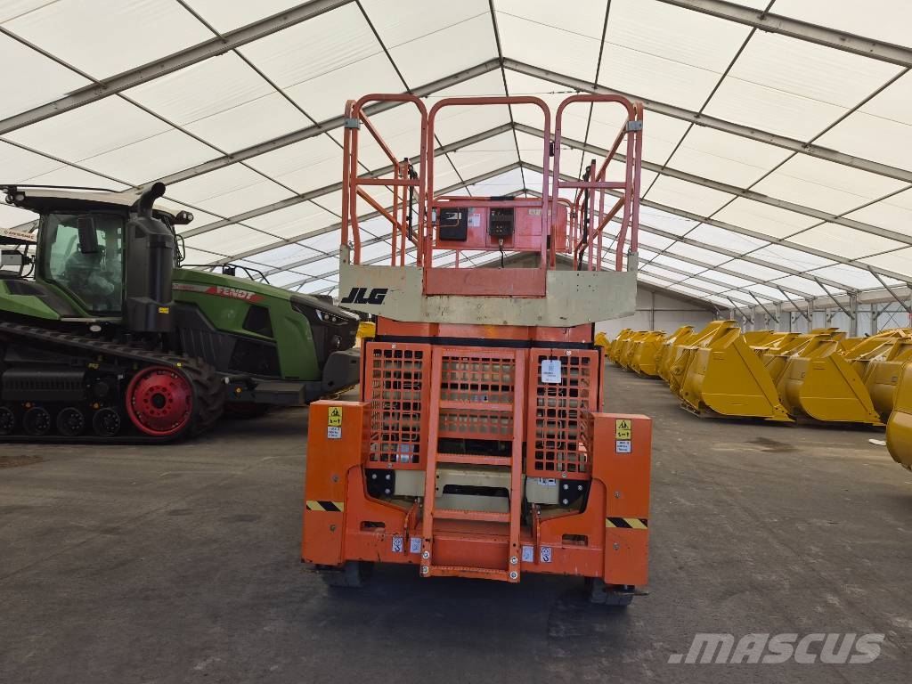 JLG 4096LE + Outiggers (Multiple units available) رافعات مقصية الشكل