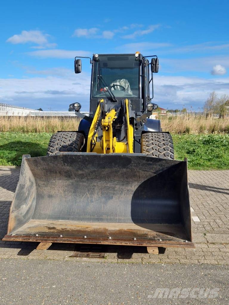 Komatsu WA 100 M-8 Carregadeiras de rodas