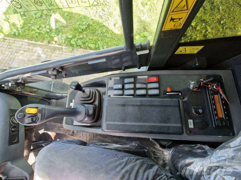 Komatsu WA 100 M-8 Carregadeiras de rodas