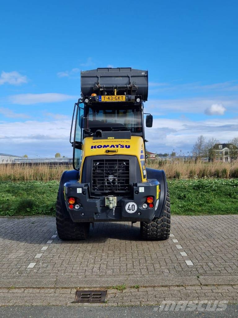 Komatsu WA 100 M-8 Carregadeiras de rodas