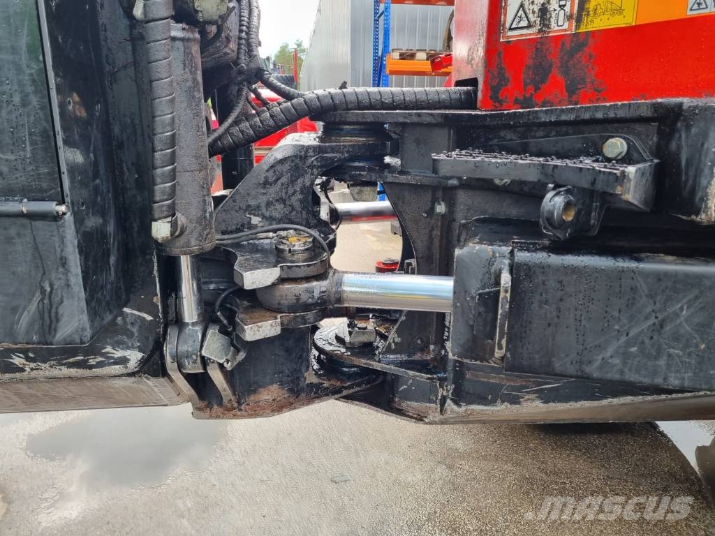 Komatsu 895 Transportadoras