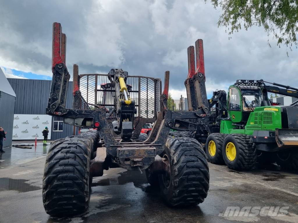 Komatsu 895 Transportadoras