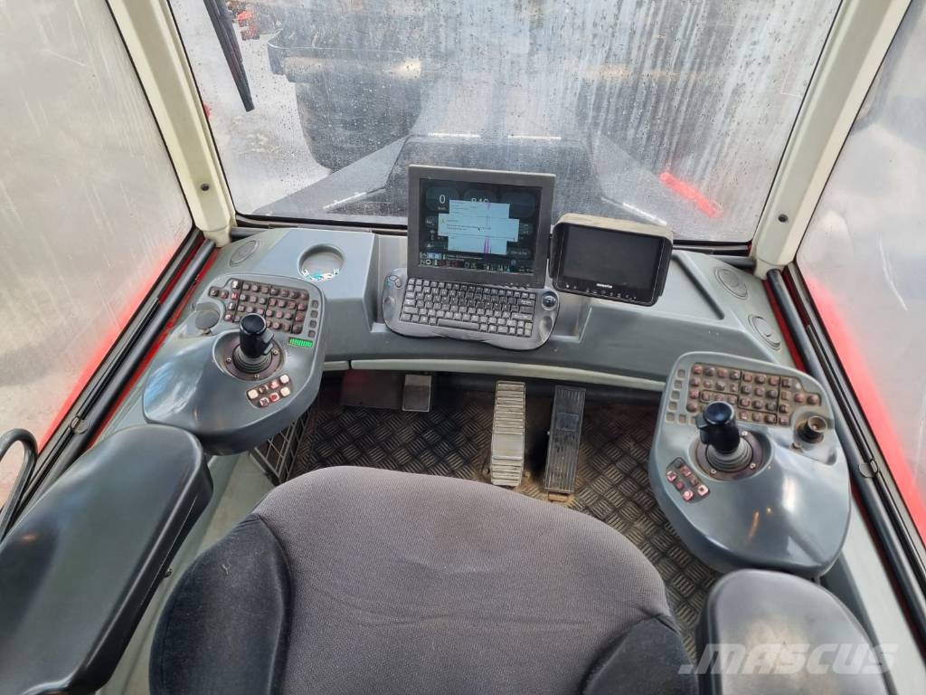 Komatsu 895 Transportadoras