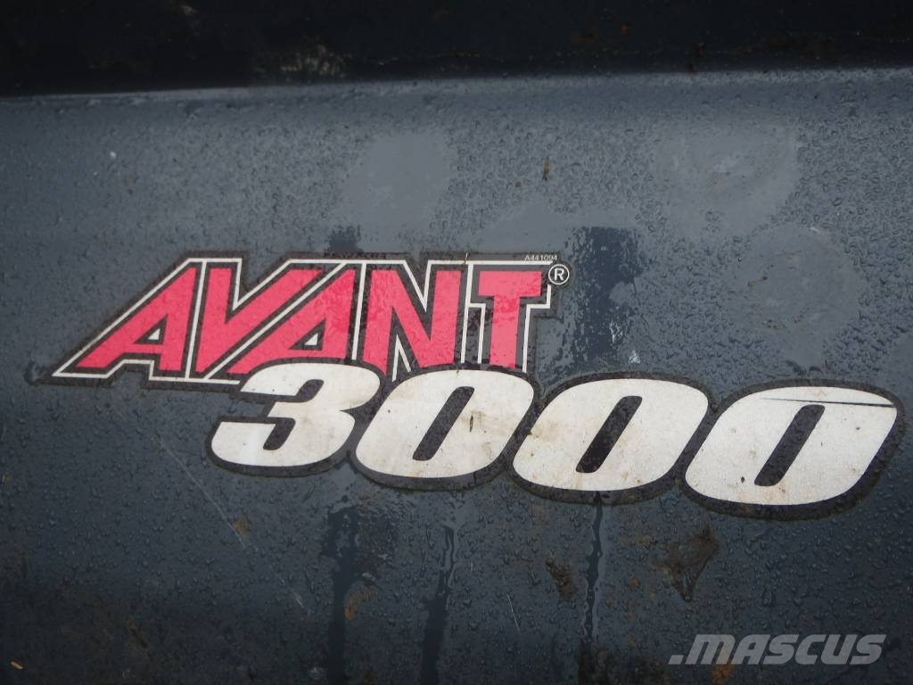 Avant 3000 U-aura Трактори