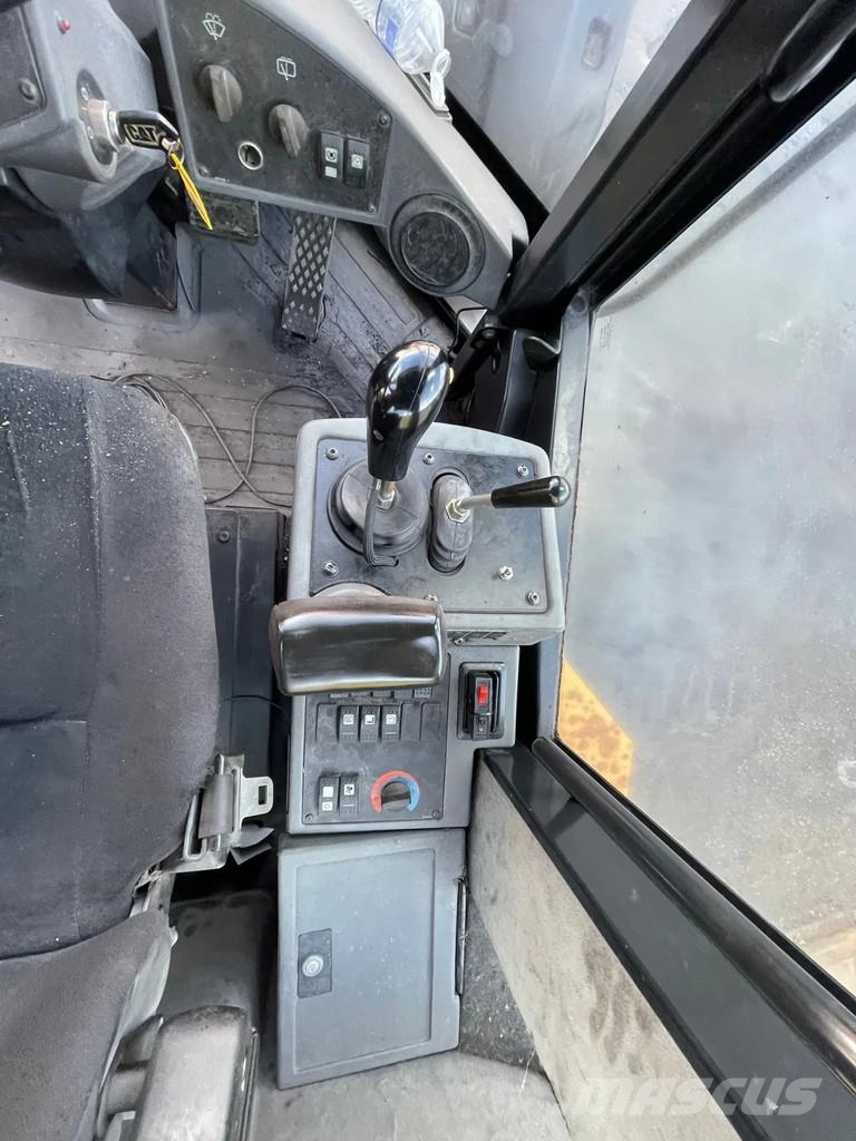 CAT 930H Wheel Loader Bucket Problem Cabin damage 轮式装载机