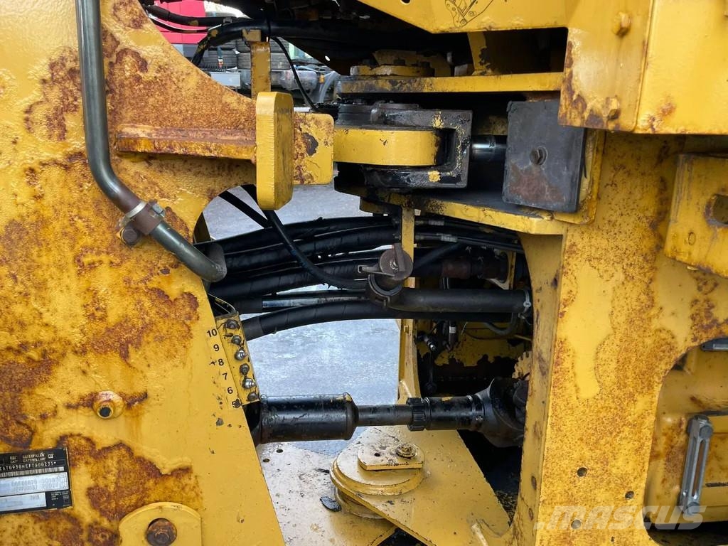 CAT 930H Wheel Loader Bucket Problem Cabin damage 轮式装载机