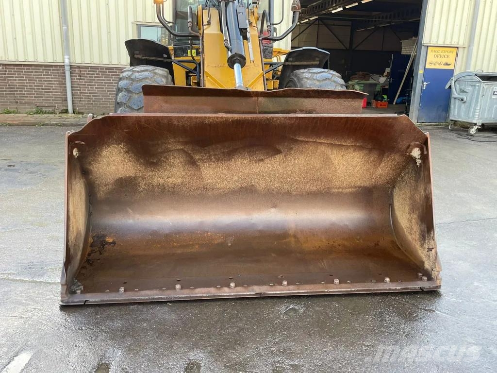CAT 930H Wheel Loader Bucket Problem Cabin damage 轮式装载机