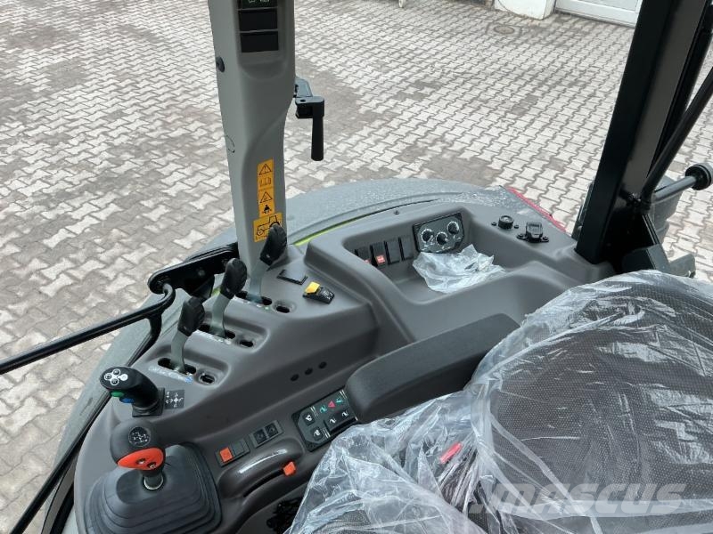 CLAAS AXOS 240 Stage V Tractores