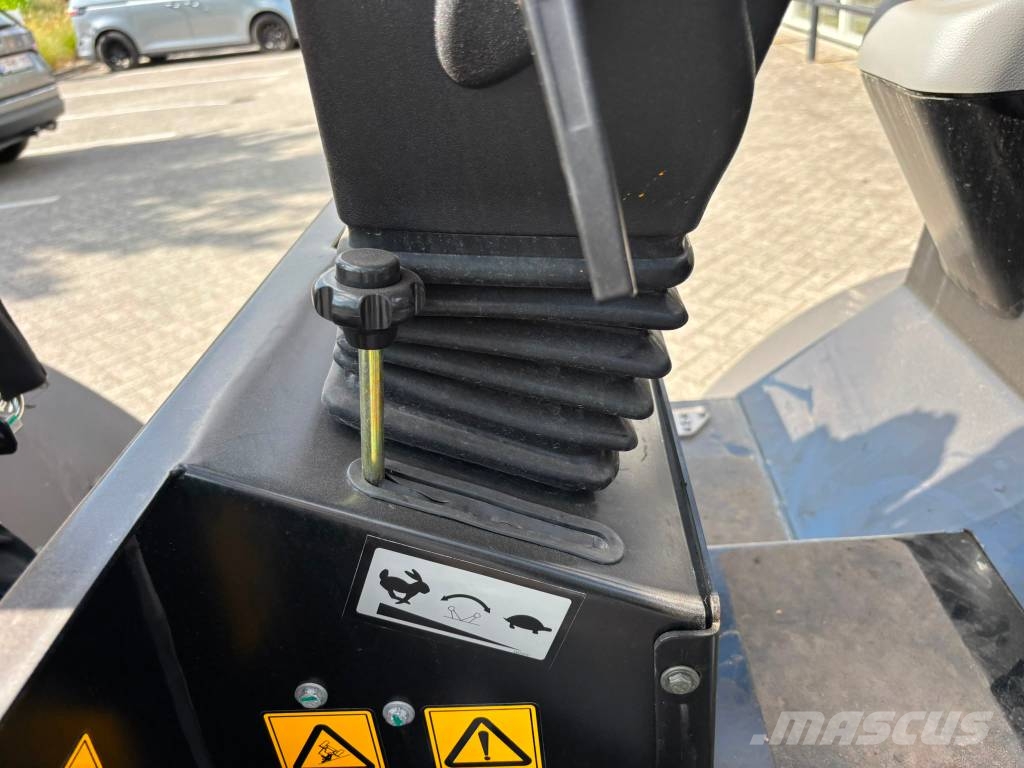 JCB 403 Smart power Minicargadoras