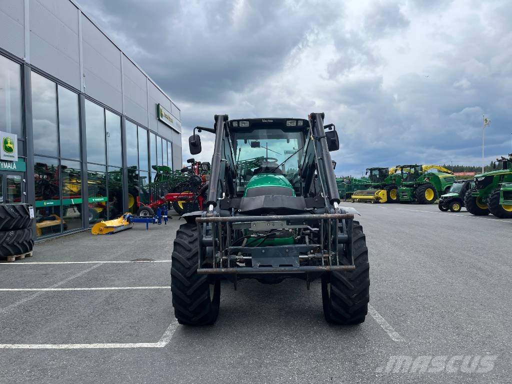 Valtra N 121 Traktoren